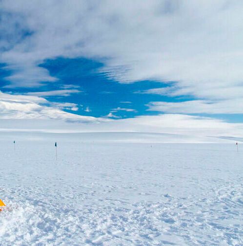 Researchers investigate the question of whether the melting of ice in West Antarctica could be prevented by artificially influencing solar radiation. Researchers investigate the question of whether the melting of ice in West Antarctica could be prevented by artificially influencing solar radiation.