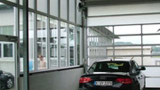 Die Dialogannahme besteht aus Fiberglassystemen von Butzbach. (Archiv: Vogel Business Media)