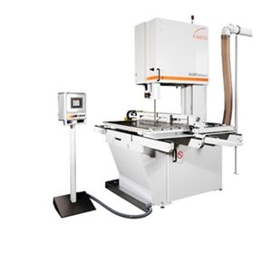 Die halbautomatische Vertikal-Bandsägemaschine Kastovertical ermöglicht es durch ihre Langschnittarbeitsweise, unterschiedliche Querschnittmaße aus Walzblöcken und -platten sowie Vierkant- und Flachmaterialien zu konfektionieren.