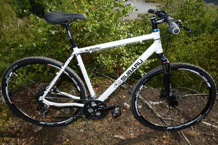 Für die Cross-Version bietet Subaru als Zubehör ein Licht-Set inklusive Akku und Ladegerät an. (Foto: Subaru)