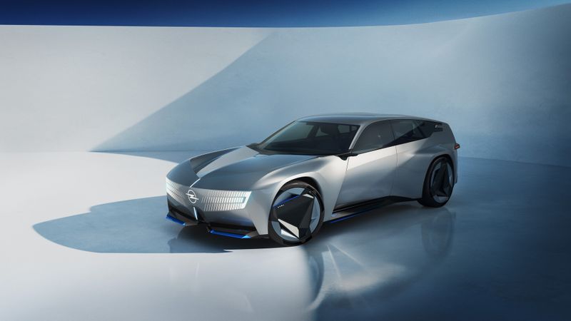 With the “STX Concept,” Opel is embracing the station wagon. (Source: Opel)