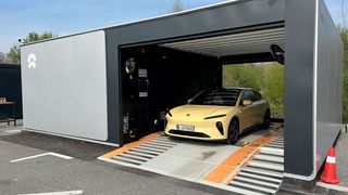 The ET5 is the third model from Nio in the local market: Following the ET7 and the SUV EL7, the electrified midsize sedan now competes with premium manufacturers. (Image:Dirk Kunde)