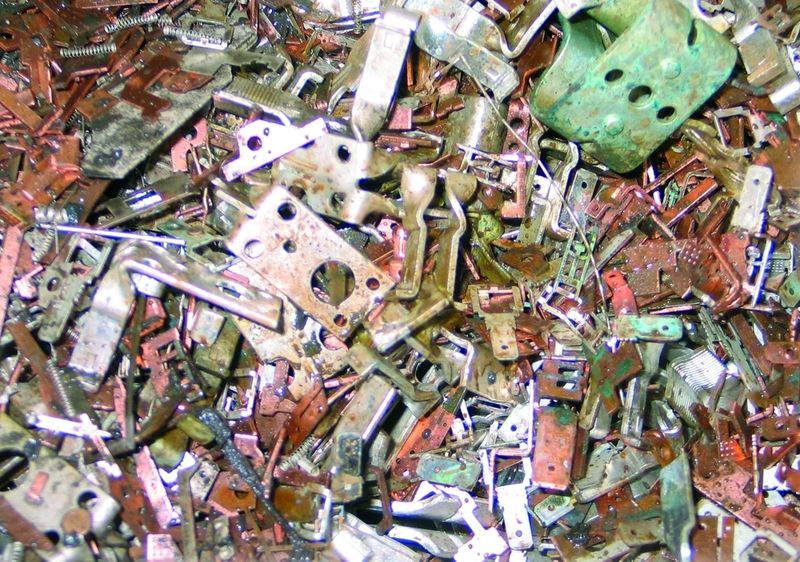 Um eine möglichst hohe Edelmetallausbeute zu erzielen, lohnt es sich, die Stanzabfälle vor dem Recycling entsprechend getrennt aufzufangen. (Archiv: Vogel Business Media)