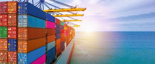 Der Außenhandel ist geprägt durch geopolitische Spannungen, Handelskonflikte, neue Vorschriften und eine anfällige Weltwirtschaft. Entsprechend verändert sich die Rolle des Zollmanagements. (Bild: ©  Kalyakan - stock.adobe.com)