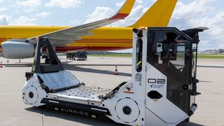 Im Teilprojekt „Autonome Outdoor Frachttransporte“ wird am Stuttgarter Flughafen der Einsatz eines autonomen Fahrzeugs des britischen Herstellers Aurrigo erprobt. (Bild: Leif Piechowski/LICHTGUT)