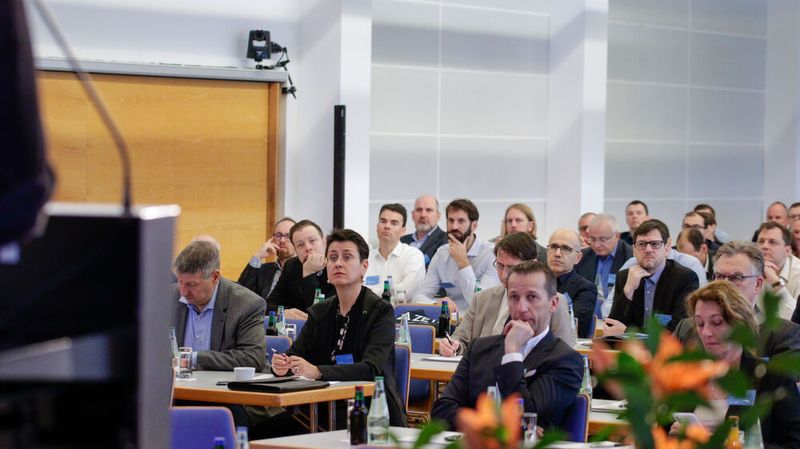 Gespannte Aufmerksamkeit (Bild: Zeta)