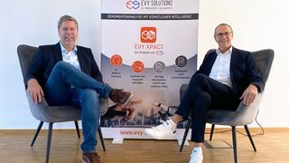 Michael Vogel (l.), Geschäftsführer von Evy Solutions, und Klaus Eisenschmidt, Geschäftsführer von SLS Works, sind eine Kooperation eingegangen. (Bild: Evy/SLS)