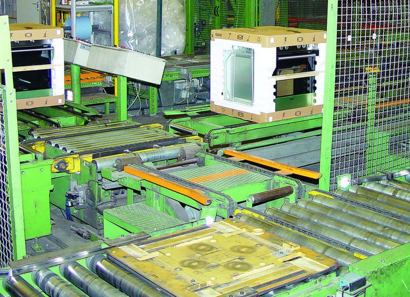 Der Frequenzumrichter für die dezentrale Vor-Ort-Montage  kommuniziert auch über AS-Interface. (Archiv: Vogel Business Media)