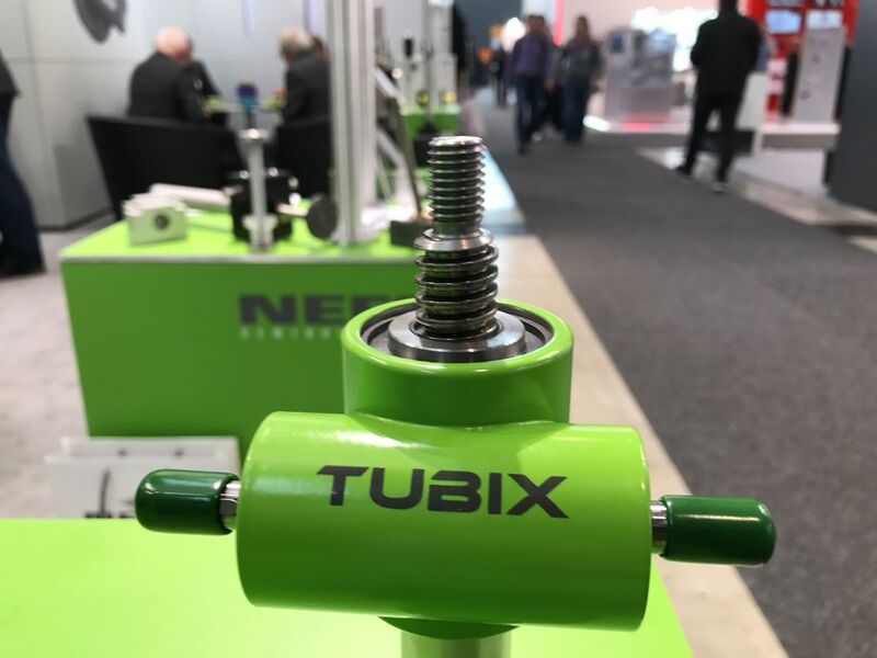 Spindelhubgetriebe aus der Tubix-Baureihe von Neff: Die Grundform lässt sich einfach in vorhandene Konstruktionen integrieren lassen...  (U. Drescher/konstruktionspraxis)