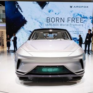 Noch 2020 will die Premium-Marke Arcfox das SUV ECF in den Markt bringen.(Bild:  Gims/Messe Genf)