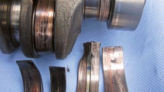 Damit Werkstätten einen kapitalen Lagerschaden bei V6-Dieselmotoren von Mercedes-Benz vermeiden, sollten sie ein paar wichtige Dinge beachten. Welche, das verrät Motorenexperte Richard Wild. (Bild: Wild Motoren)