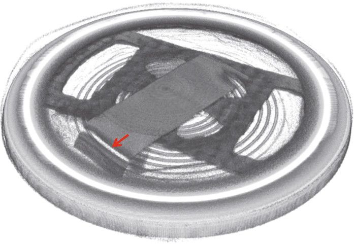 Bild 4: Durchgehend gerissenes Tabbändchen im CT-Volumenscan des Akkumulators. (Bild: Hochschule Aschaffenburg)