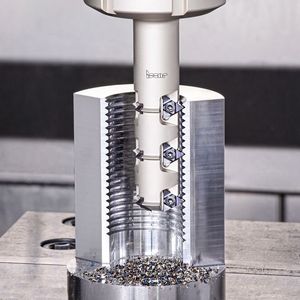 Die neuen Multi-Master-Köpfe können zum Rampen und Nutfräsen eingesetzt werden und eignen sich für die Bearbeitung von hartem Stahl und Gusseisen bis zu HRC 65.(Bild:  Iscar)