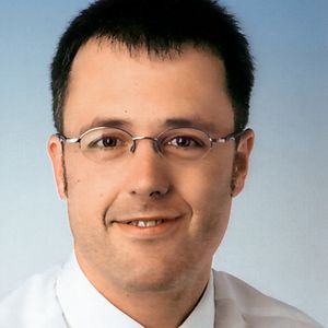 Marco Dittermann, Produktionsleiter, Lohmann: „Die Kombination von Manufacturing-Execution-Funktionen und Qualitätsmanagement stellt ein zentrales Werkzeug für ein effizientes Produktions- und Qualitätsmanagement dar. Betriebe sollten sich allerdings bewusst sein, dass entsprechende Integrationsprojekte eine systematische Planung und Begleitung erfordern.“