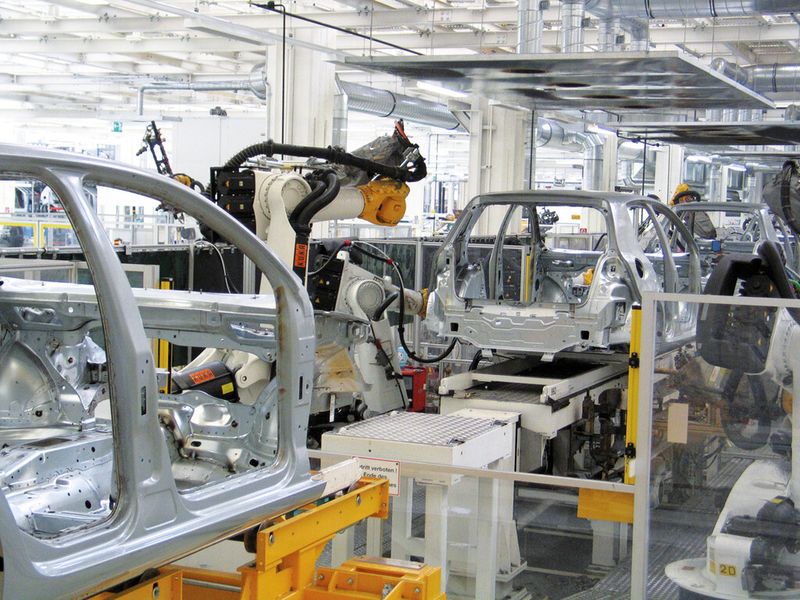 Heute dieses Produkt – morgen jenes: Eine wandlungsfähige Produktionstechnik erfordert Komponenten und Software, die sich selbst optimieren können. (Bild: Phoenix Contact)