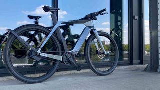 Das „Specter 1“ macht optisch was her, außerdem ist es mit 19,8 Kilogramm vergleichsweise leicht. (Bild: Specter Bike)