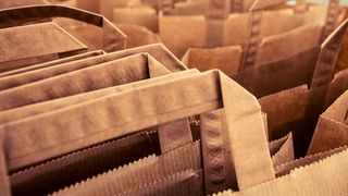 Auf dem 27. Deutschen Materialflusskongress in Garching stellt TUP sein vollautomatisiertes Tütenverpackungssystem „nExtCOMbag“ vor. (Jarin13/Thinkstockphotos)