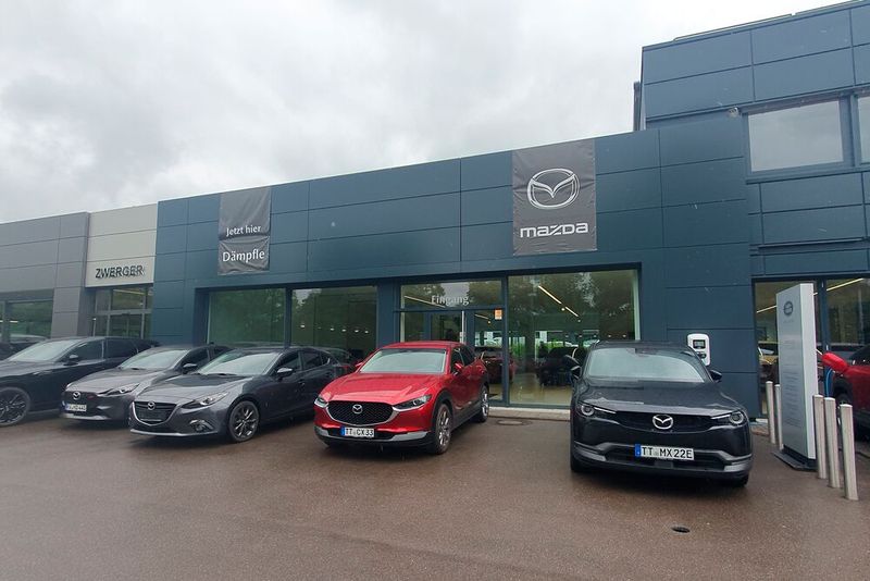Seit dem 15. April ist das Mazda-Autohaus Dämpfle im Ravensburger Autohaus Zwerger beheimatet. Die offizielle Mazda-Signalisation soll in Kürze folgen.(Bild:  Mauritz – VCG)