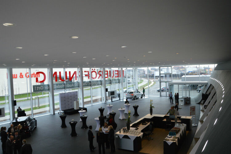Im Showroom des Audi-Terminals finden 23 Ausstellungsfahrzeuge Platz. (Foto: Achter)