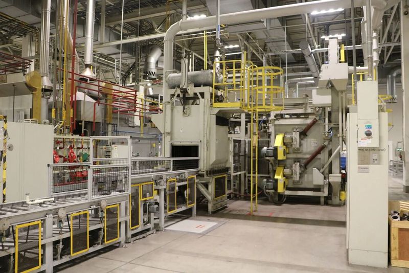 Die automatische Sinto-Sandstrahlanlage – Modell KSB-THK. (Bild: Surplex)