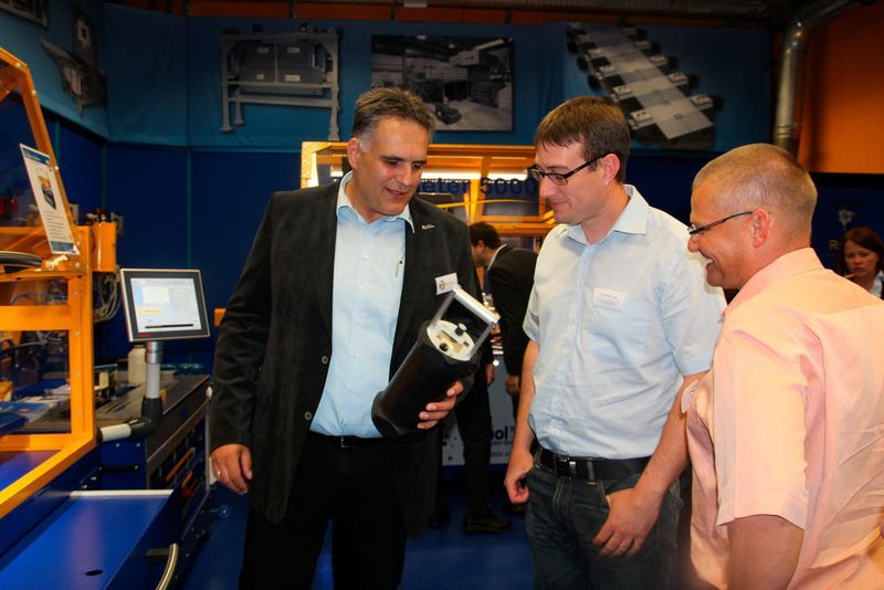 Anhand der Exponate konnten die Besucher der Raziol-Hausmesse interessante Fachgespräche mit den Mitarbeitern führen. (Itasse)