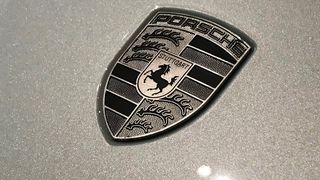 Porsche hat 2018 Absatz, Umsatz und Gewinn erneut steigern können. (Bild: Seyerlein/»kfz-betrieb«)