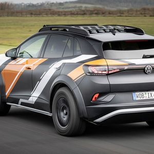 Der elektrische Frontmotor mit 80 kW, der aus dem ID 4 GTX kommt, bleibt unangetastet.(Bild:  Autoren-Union Mobilität/Volkswagen)