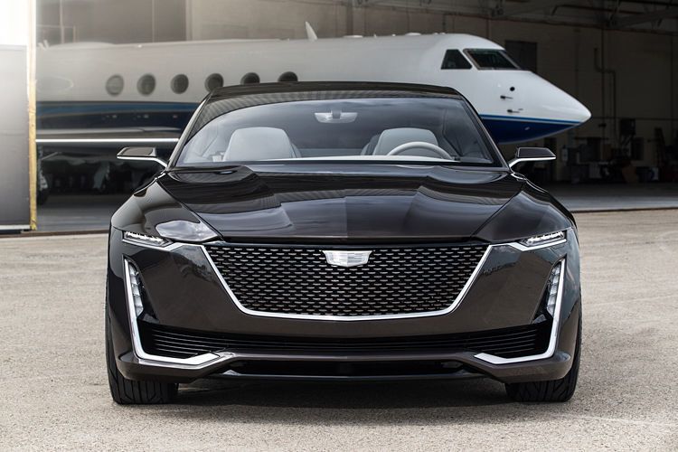 Die Scheinwerfer sind nicht mehr vertikal montiert. (Cadillac)
