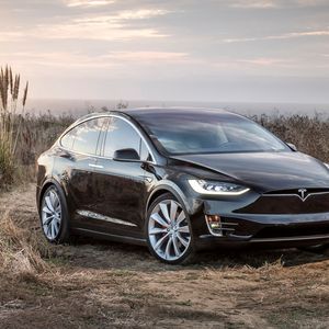 Weltmarktführer bei Elektrofahrzeugen war im ersten Halbjahr 2017 Tesla mit 47.000 Zulassungen. Im Bild das Model X.