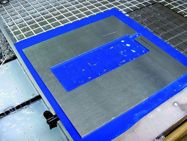 Bild 4: Rastervakuumplatten mit Matte ermöglichen das Ausfräsen von plattenförmigen Werkstücken.  Bild: Witte (Archiv: Vogel Business Media)