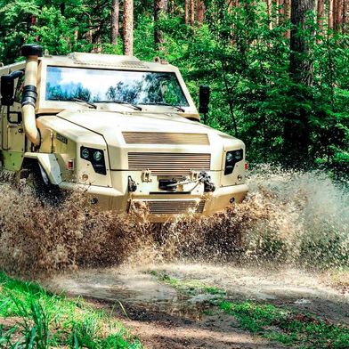 Magirus announces the completion of the acquisition of Achleitner Fahrzeugbau from Tyrol. This allows Magirus to offer more in the field of defence and security. Here is an all-terrain armored vehicle created by Achleitner, called PMV Survivor II, in challenging terrain. (Image:Achleitner Fahrzeugbau)