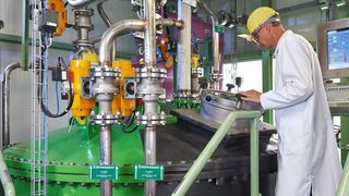 Der Spezialchemiekonzern Lanxess investiert in die Ionenaustauscher-Produktion in Leverkusen. (Lanxess)