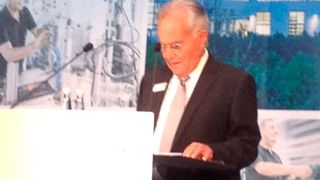Seltener Auftritt: Gesellschafter Kurt Stoll bei der Eröffnung des Technologiezentrums in Scharnhausen. (Bild: Festo)