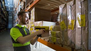 Mit Priority Customs Clearance stellt der Logistikdienstleister Carousel erstmals einen komplett intern gehosteten Service bereit, der Kunden in jeder Phase der Zollabwicklung unterstützt. (Carousel)