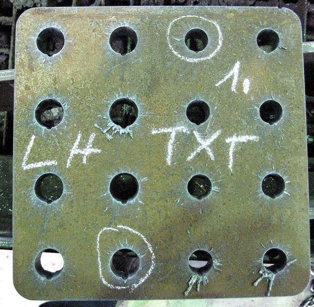 Eine Analyse des Schneidprozesses bei Liebherr in Ehingen zeigt, dass die einzelnen Komponenten Software, Maschinensteuerung, Stromquelle und Mechanik nicht einwandfrei aufeinander abgestimmt waren. Das Resultat sind Nasen oder Auswaschungen in der An- und Ausschnittfahne. Bilder: Liebherr (Archiv: Vogel Business Media)