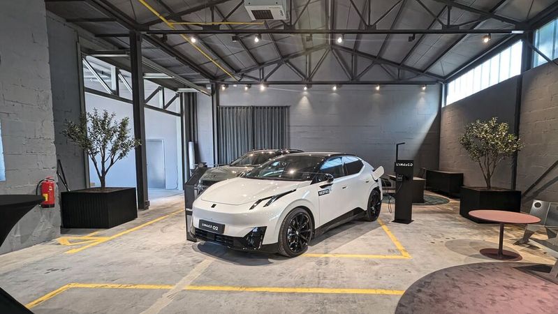 Die DNA der vom Hersteller selbst betriebenen Lynk & Co-Clubs wurde gekonnt in ein Retailkonzept überführt.(Bild:  Mauritz – VCG)