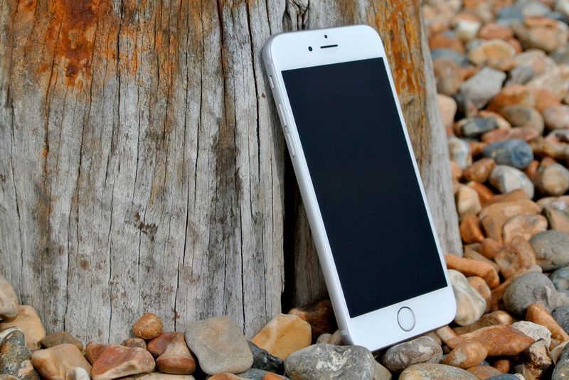 Februar – 51 Millionen Deutsche nutzen ein Smartphone: Im Februar zeigte eine Verbraucherbefragung des Bitkom im Vorfeld des Mobile Worls Congress: Rund drei Viertel der Deutschen ab 14 Jahren (74 Prozent) verwenden ein Smartphone. Das sind 51 Millionen Menschen. 2014 waren es noch rund zwei Drittel (65 Prozent) und 2012 gerade einmal etwas mehr als ein Drittel (36 Prozent). Der Nutzeranteil hat sich damit innerhalb von vier Jahren mehr als verdoppelt. (Pixabay)