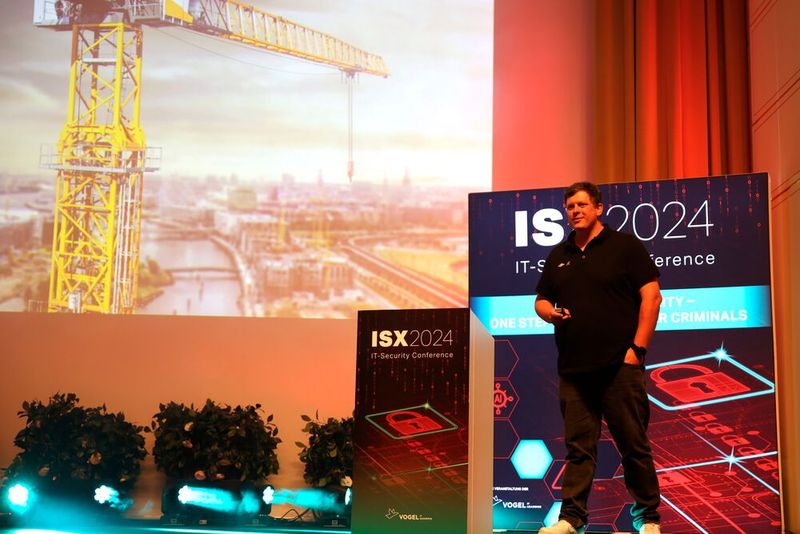 Patrick Rauch zeigte am Beispiel eines mittelständischen Unternehmens auf, wie innovativ eine KI-Strategie ist. (Bild: Vogel IT-Akademie)