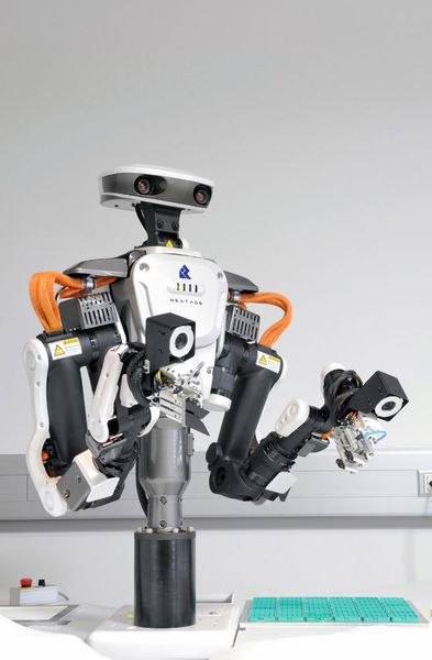 Rollomatic entwickelt einen menschenähnlichen Roboter, der die Mitarbeiter unterstützen soll. (Rollomatic)