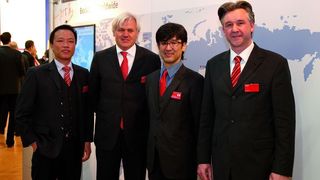 Joshua Alexander Rusdy, Area Sales Manager Beckhoff Automation, Hans Beckhoff, Geschäftsführer Beckhoff Automation, Toshimitsu Kawano, Geschäftsführer Beckhoff Japan, Kai Ristau, Leiter International Sales and Business Development bei Beckhoff Automation  Bilder: Beckhoff (Archiv: Vogel Business Media)