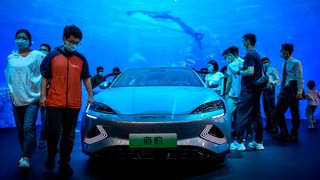 BYD zeigte auf der Shenzhen Auto mit dem Modell Seal ein E-Auto mit einer Reichweite von bis zu 700 Kilometern. (Bild: picture alliance/AA)