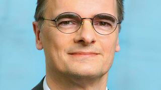 Dr. Joachim Wolff, Mitglied des Executive Committee von Bayer MaterialScience: „Auch Bayer MaterialScience erfährt seit Monaten einen deutlichen Rückgang im Auftragseingang. Uns trifft diese Krise aber nicht unvorbereitet. Für gut positionierte Unternehmen bieten sich in jeder Krise auch Chancen.“ (Archiv: Vogel Business Media)