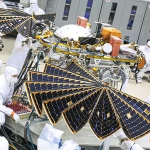 Den Puls auf dem Planeten Mars fühlen? Die unbemannte «InSight»-Mission der NASA macht es möglich. Sie bringt geophysikalische Instrumente auf den roten Planeten, die es erlauben, sein Inneres zu erforschen. Das Schweizer Unternehmen Syderal und die ETHZ sind Teil der Mission.