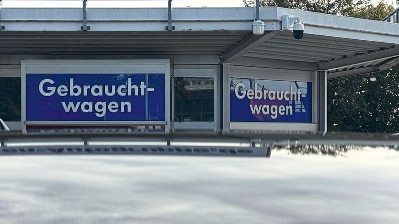 Batteriezertifikate stärken das Zutrauen von Verbrauchern hinsichtlich gebrauchter E-Autos deutlich, wie die Ergebnisse einer Umfrage des Unternehmens Miios im Auftrag von Mobile.de zeigen.(Bild:  Achter – VCG)