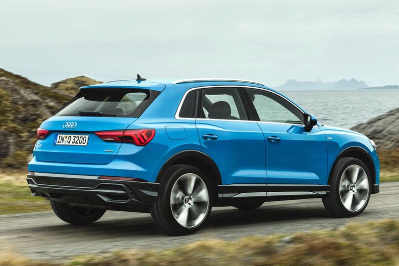 Je nach Position von Rückbank und Lehnen bietet der Q3 zwischen 530 und 675 Liter Ladevolumen. Mit umgeklappten Lehnen sind es 1.525 Liter. (Audi)