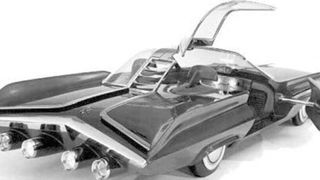 Ford schuf mehrere in der Theorie atomgetriebene Traumautos. Zuletzt den zur Weltausstellung 1962 entworfenen Seattle-ite XXI, der wie der Nucleon mehr zu einem Fantasie- als einem Realitätsprodukt geriet. (Ford)