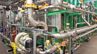 Kompakt konzipiert und vor Ort unkompliziert aufgebaut: Die Anlagen von Eggersmann sind so konstruiert, dass sie auch bei kleineren Betrieben der Abfallwirtschaft effektiv arbeiten und wenig Platz brauchen. (Bild: Wago)