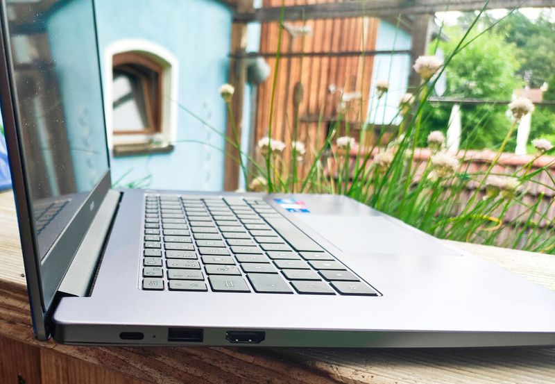 Die USB-C-Schnittstelle ohne Thunderbolt-4-Funktion dient gleichzeitig als Ladebuchse. (Bild: Vogel IT-Medien)