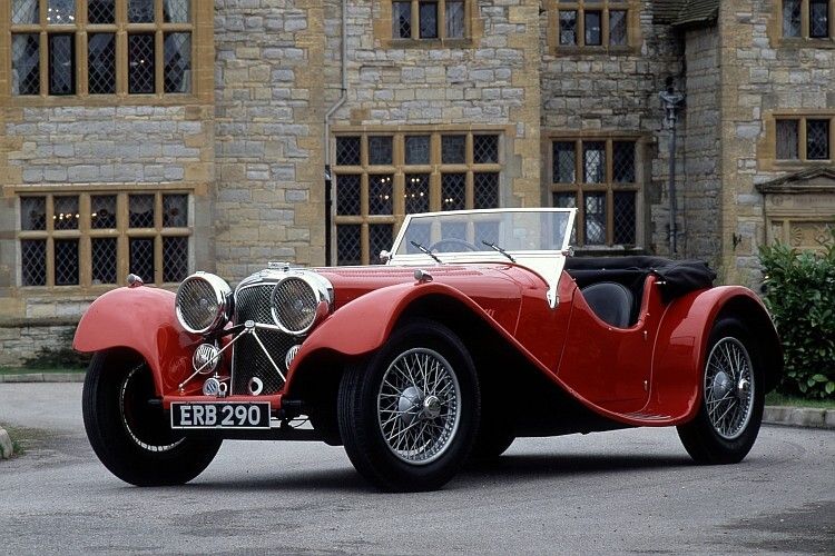 Der legendäre Roadster SS 100 Jaguar (1935) erreichte eine Höchstgeschwindigkeit von 160 km/h. (Foto: Jaguar)