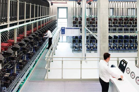 (Einblick in die Entwicklung im Münchener Knorr-Bremse-Werk: Prüfstände testen die Performance von Zugbremssystemen. Bild: Knorr-Bremse)